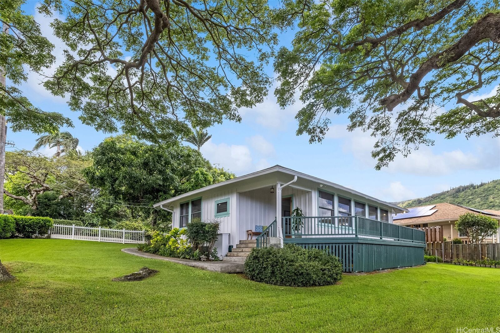 Property Photo: 2417 Parker Place HI 96822