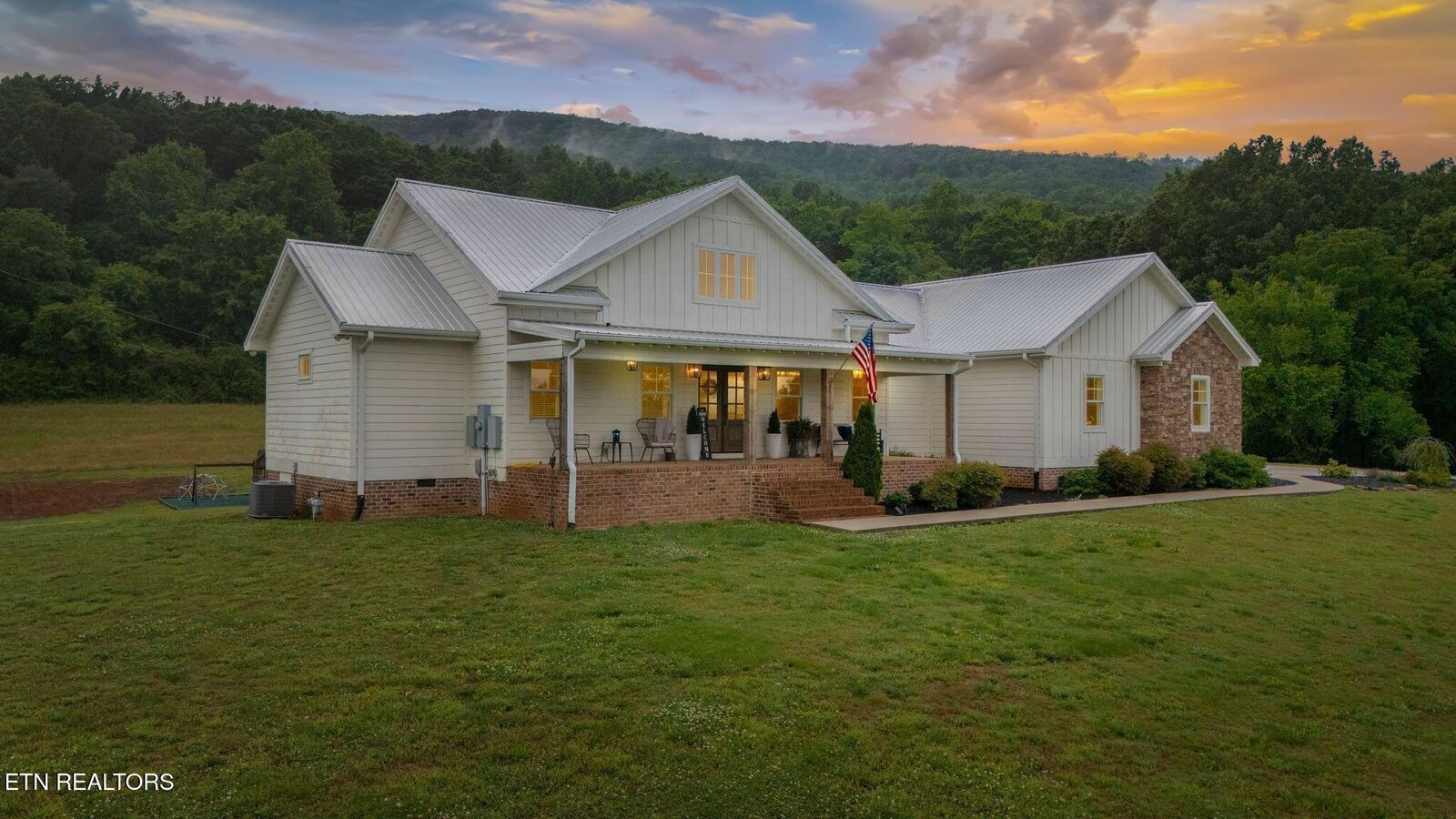 Property Photo: 6866 Daus Mountain Rd TN 37397