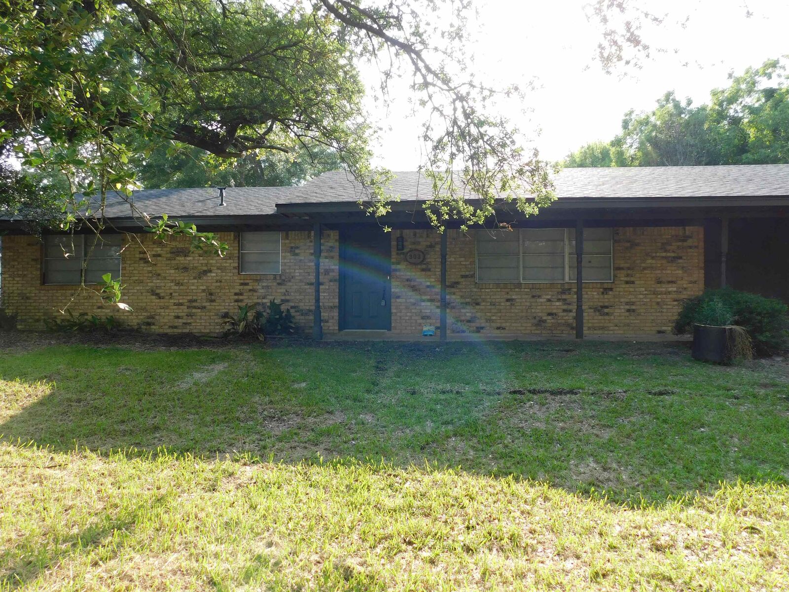 Property Photo:  303 S Langham  TX 75789 