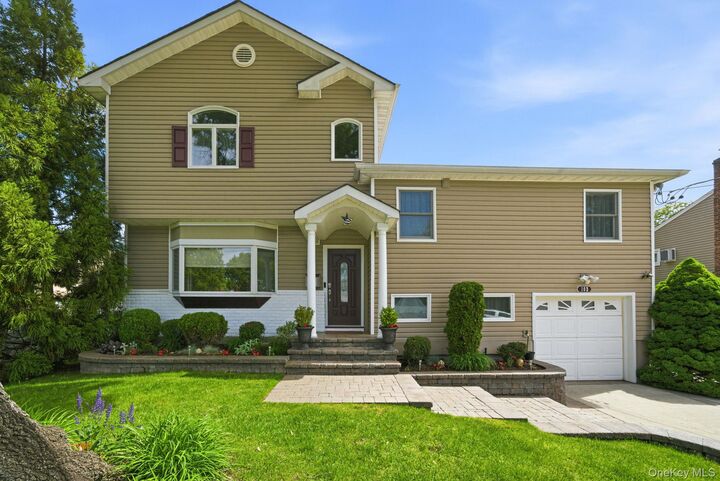 Property Photo:  103 East Drive  NY 11758 