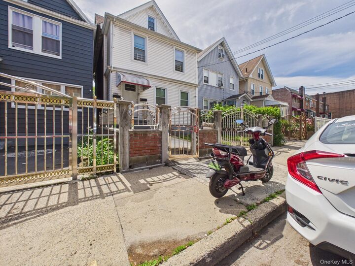 Property Photo: 4432 Carpenter Avenue NY 10470