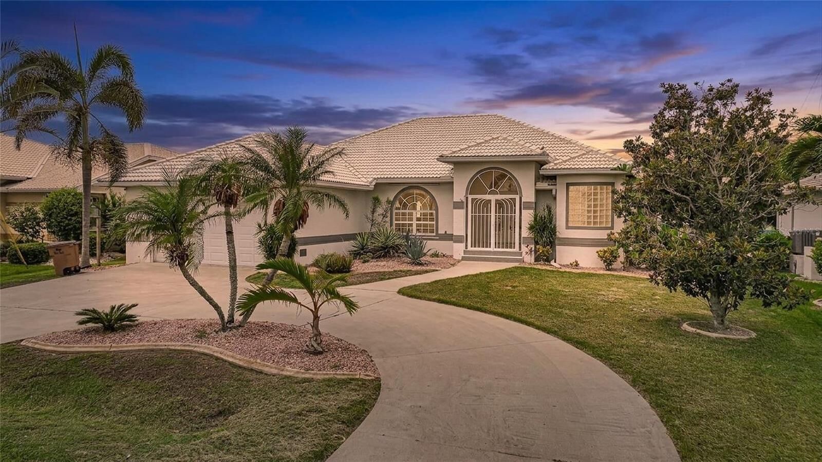 Property Photo:  632 Monaco Drive  FL 33950 