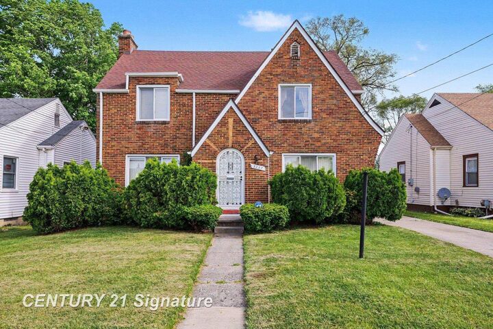 Property Photo:  3237 Carter Street  MI 48601 