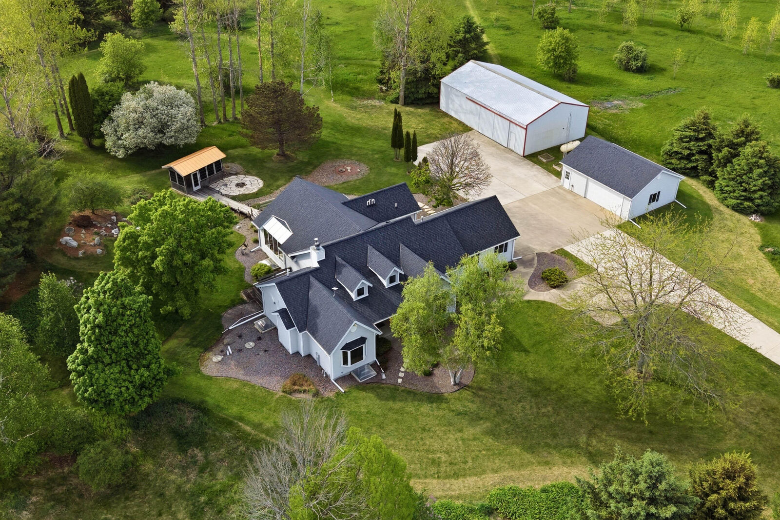 Property Photo: N1216 County Road Kw - WI 53013