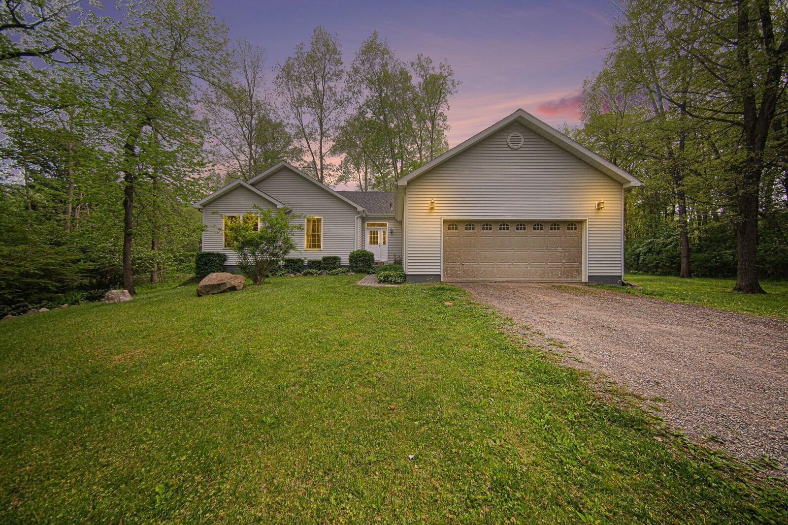 Property Photo: 2088 Hickory Lane MI 49201