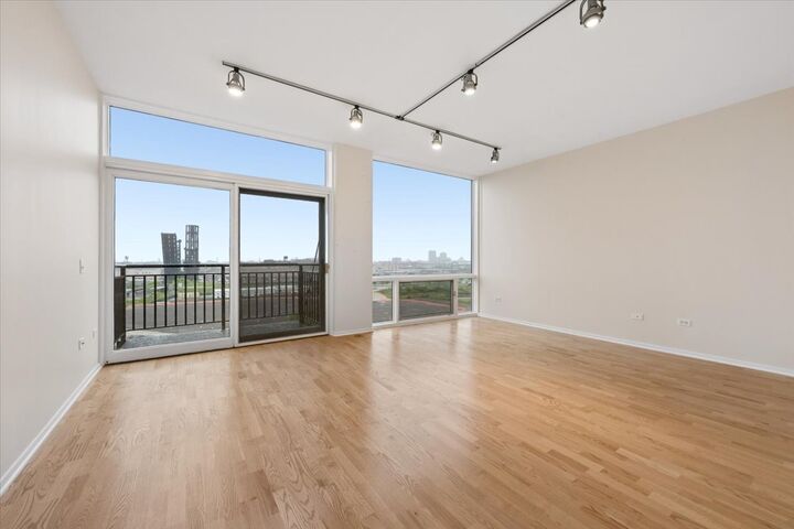 Property Photo:  61 W 15th Street 806  IL 60605 
