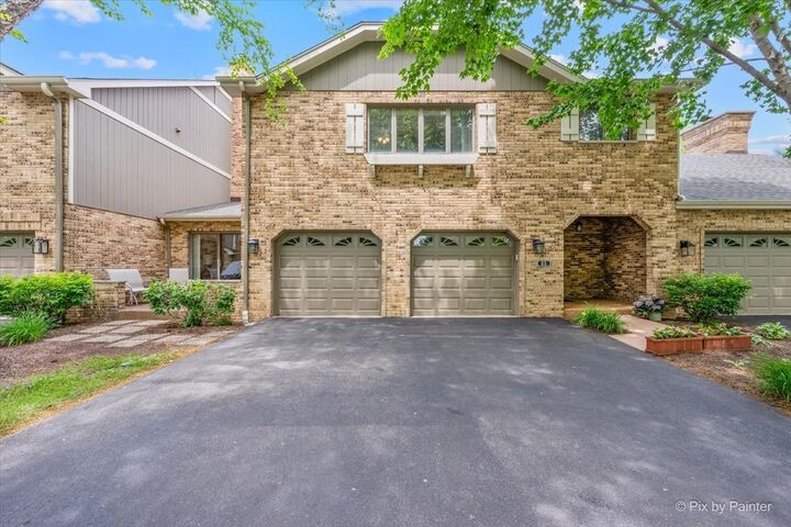 Property Photo:  65 Country Club Drive  IL 60108 