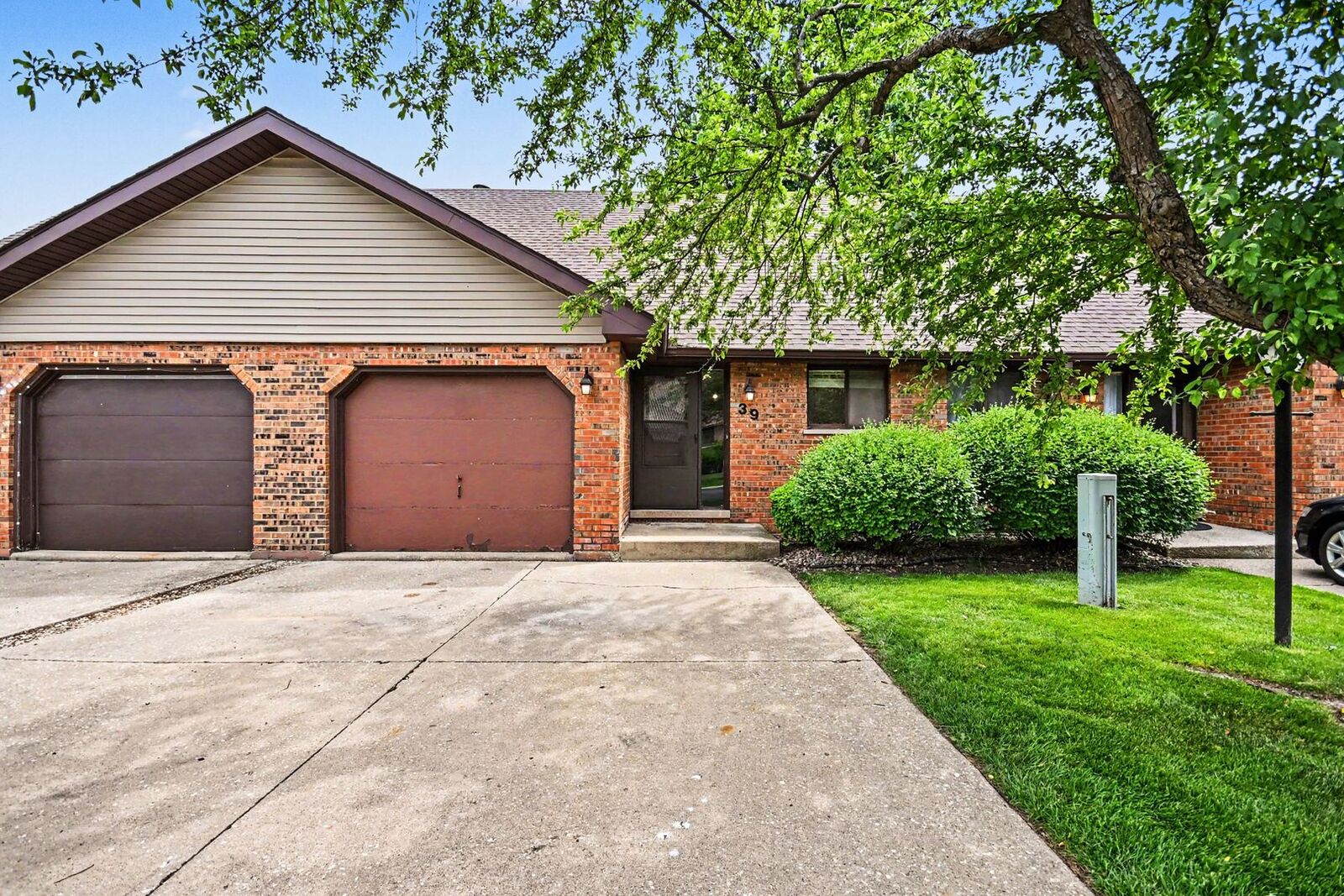 Property Photo: 1918 Heatherway Lane 39 IL 60451