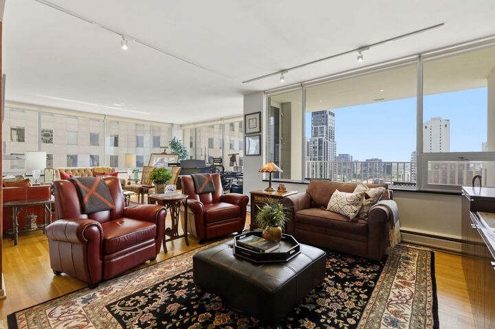 Property Photo: 1000 N Lake Shore Plaza 24C IL 60611