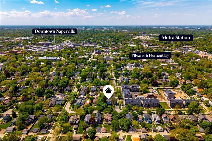 Property Photo:  23 N Columbia Street  IL 60540 
