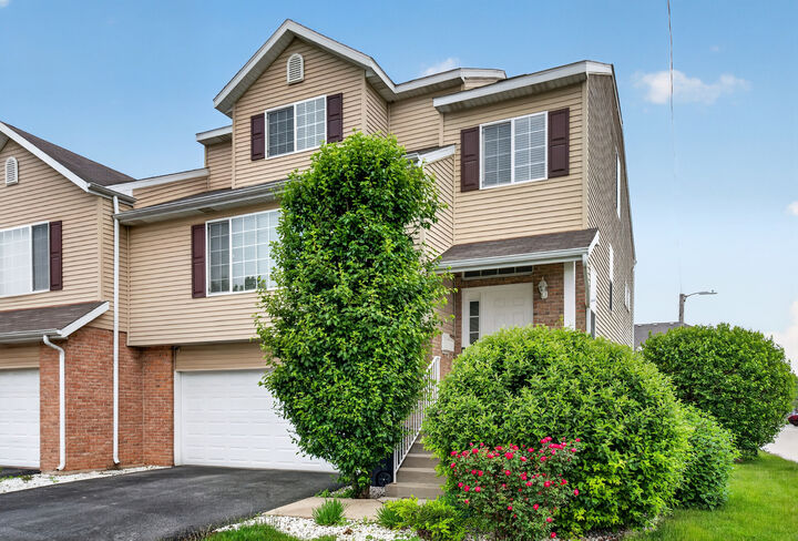 Property Photo: 2520 Cedar Glen Drive N IL 60411