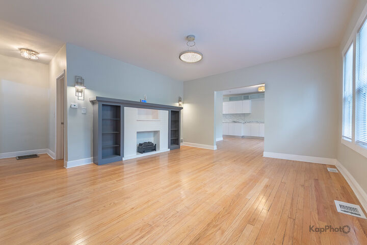 Property Photo:  7727 S Stewart Avenue  IL 60620 