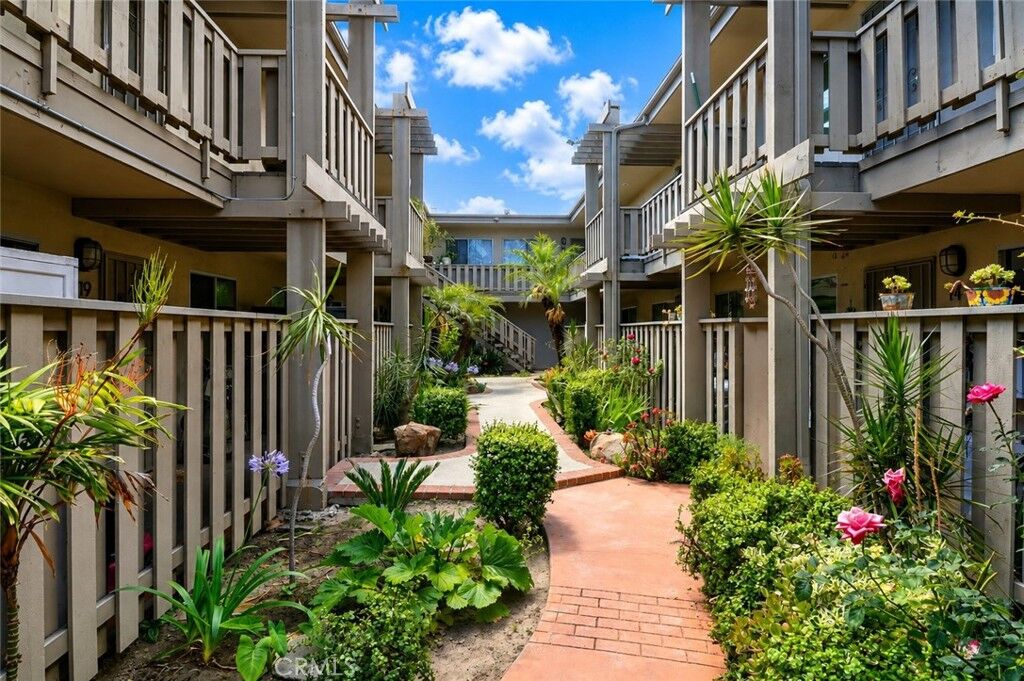 Property Photo:  3365 Santa Fe Avenue 21  CA 90810 