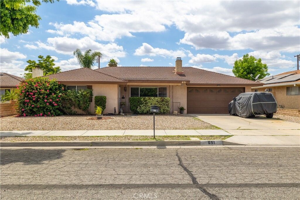 Property Photo: 651 S Juanita CA 92543