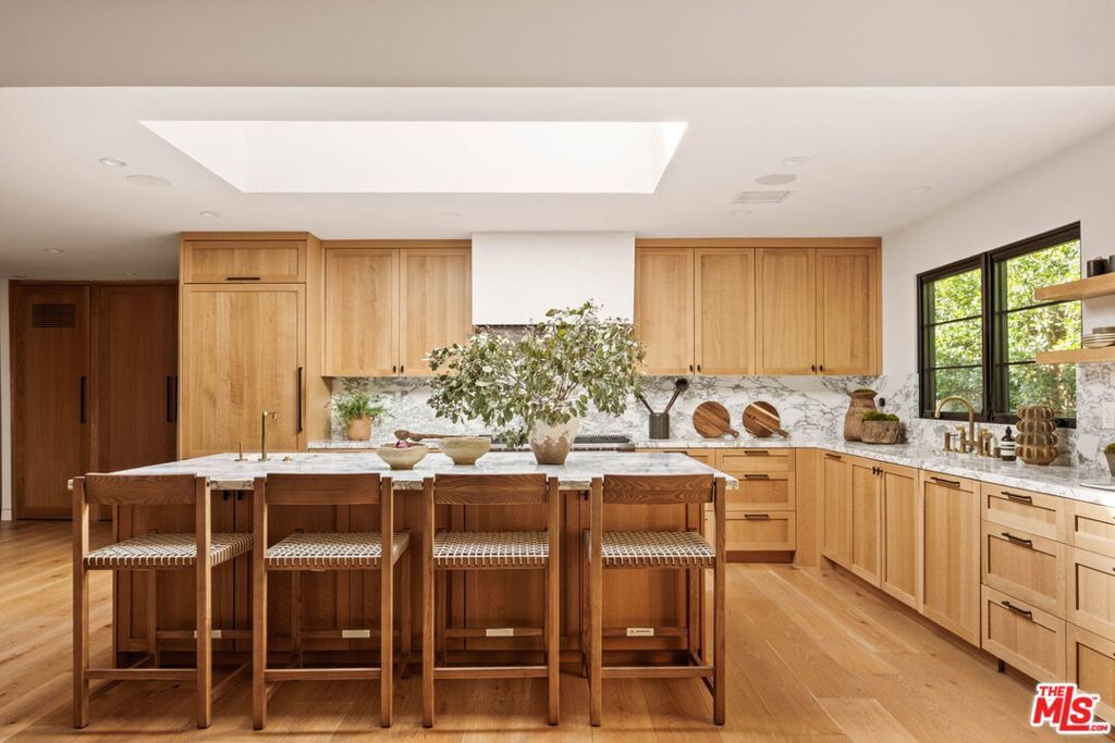 Property Photo:  735 N Orlando Avenue  CA 90069 