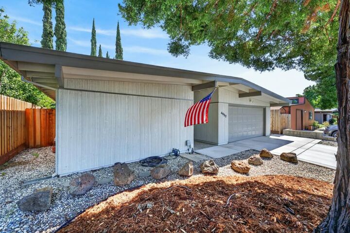 Property Photo: 4952 Clear Circle CA 95608