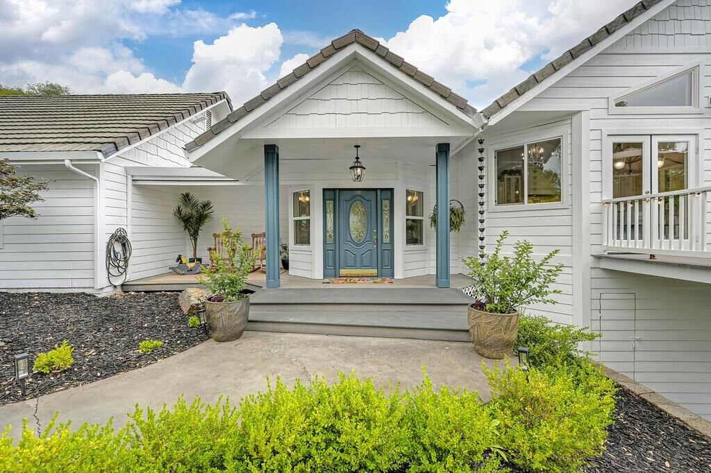 Property Photo:  4860 Silk Tree Lane  CA 95614 