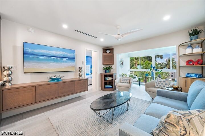 Property Photo: 1021 3rd Street S 310 FL 34102