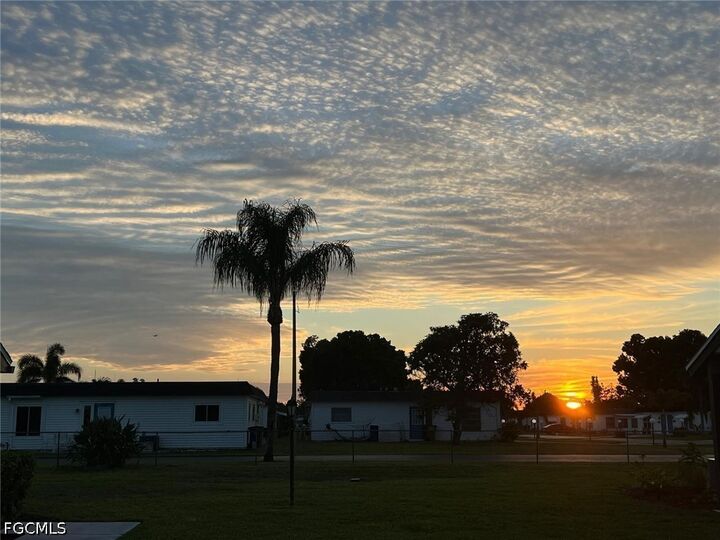 Property Photo: 10572 Quincy Court FL 33936