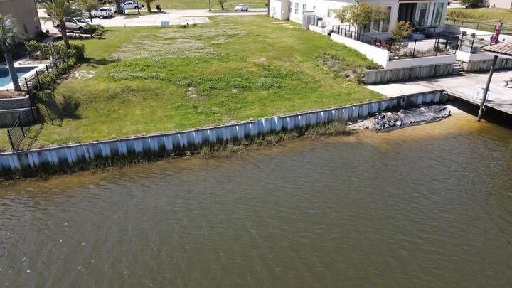 Property Photo: 1045/1051 S Marina Villa Drive LA 70461