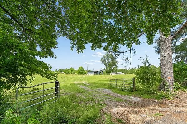 Property Photo: 18081 Hillary Simmons Road LA 70444
