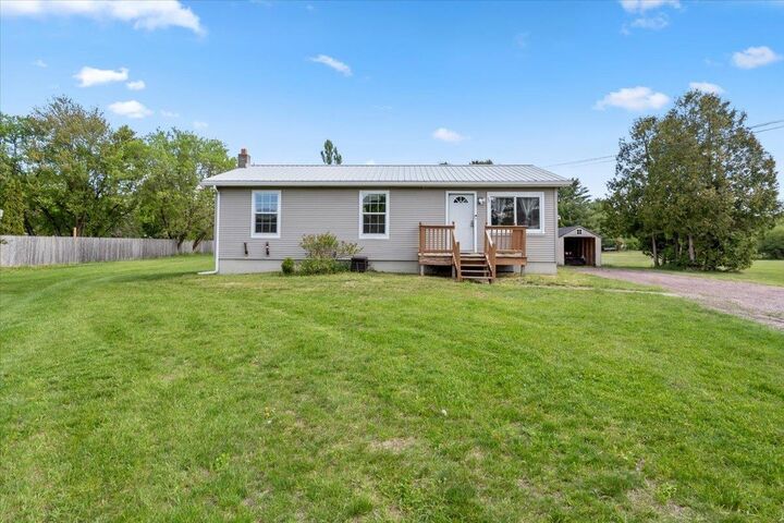 Property Photo: 33 Sunset Circle VT 05468