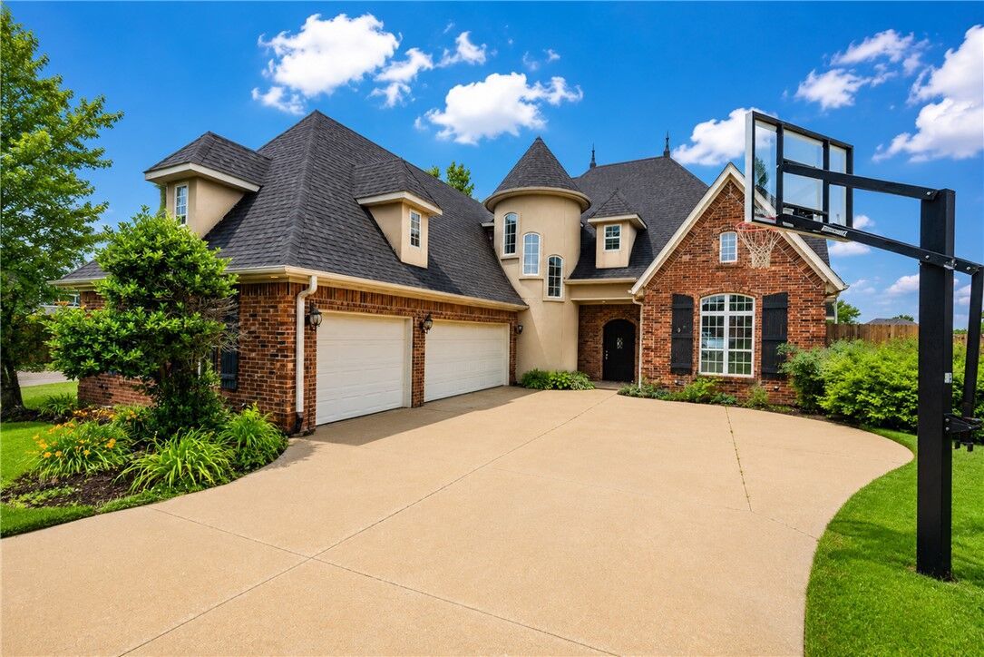 Property Photo:  5216 Sloan Circle  AR 72758 