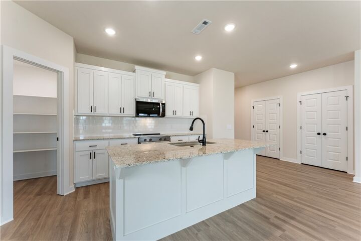 Property Photo: 1712 Gerald Shay Road AR 72734