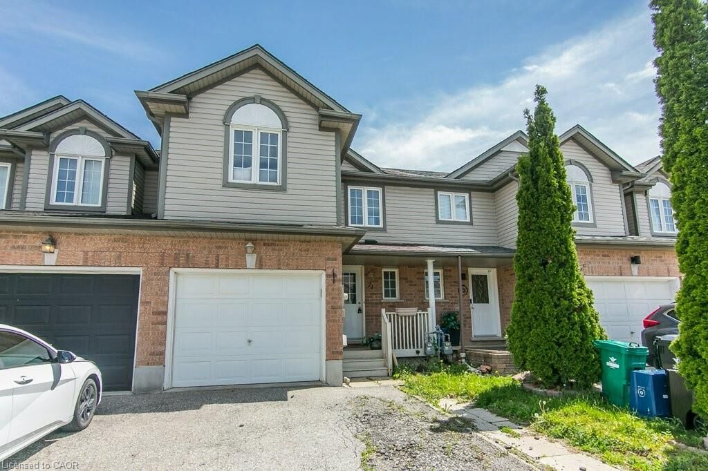 Property Photo: 71 Foxglove Crescent ON N2E 3Y8