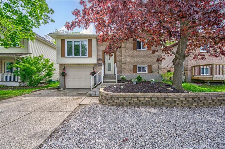 Property Photo:  414 Woods Lane  ON N3H 5J4 