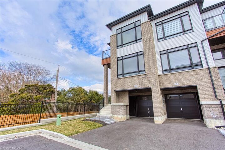 Property Photo:  62 Sidney Rose Common  ON L2T 0B3 
