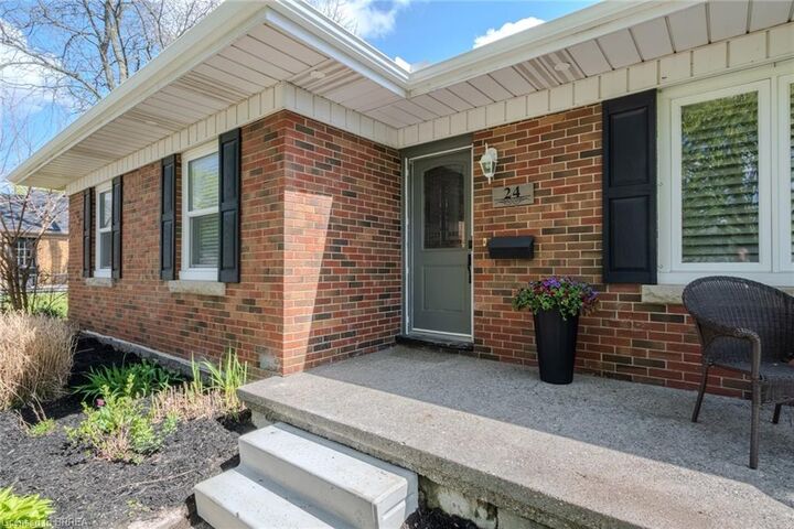 Property Photo: 24 Franklin Street ON N3R 1S8
