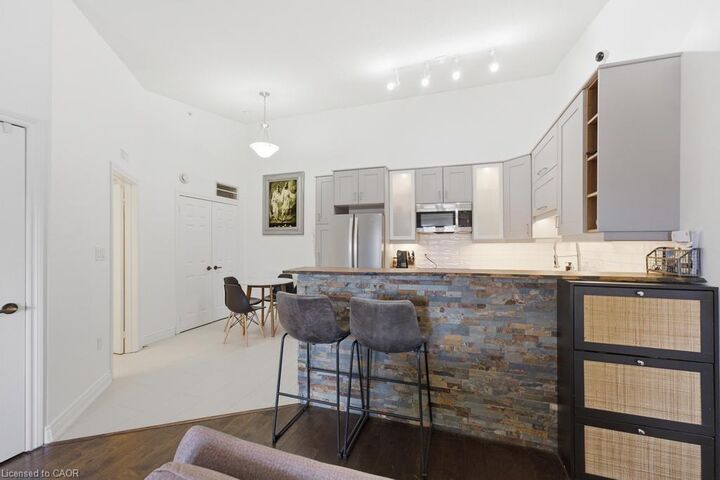 Property Photo: 4013 Kilmer Drive 410 ON L7M 4M3