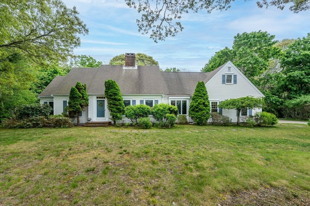 Property Photo:  19 Elmcroft Way  MA 02675 