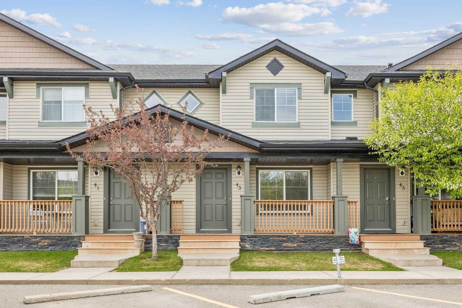 Property Photo: 105 Drake Landing Common 43 AB T1S 0C9