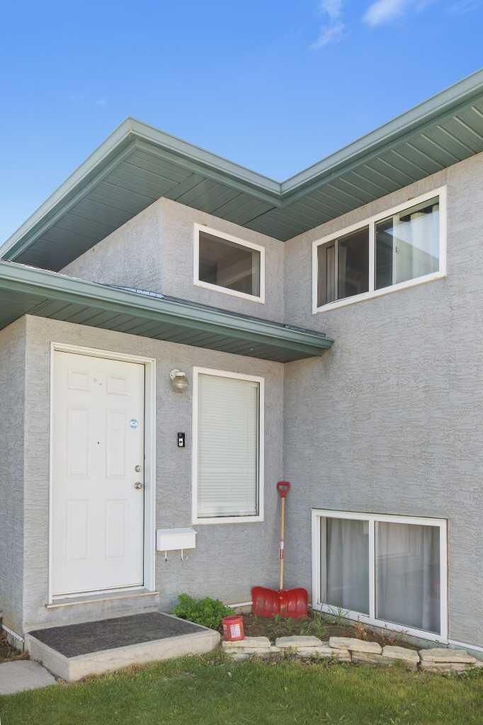 Property Photo:  49 Sage Place SE  AB T1B 4H2 