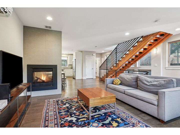 Property Photo:  7926 SE 6th Ave  OR 97202 