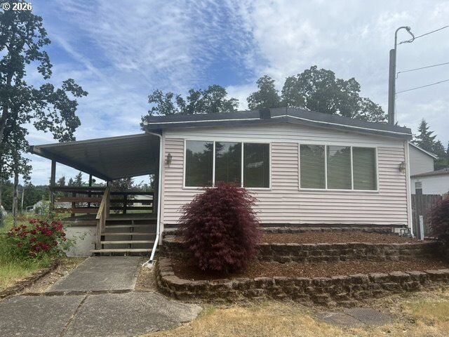Property Photo:  15950 Short Ave  OR 97045 