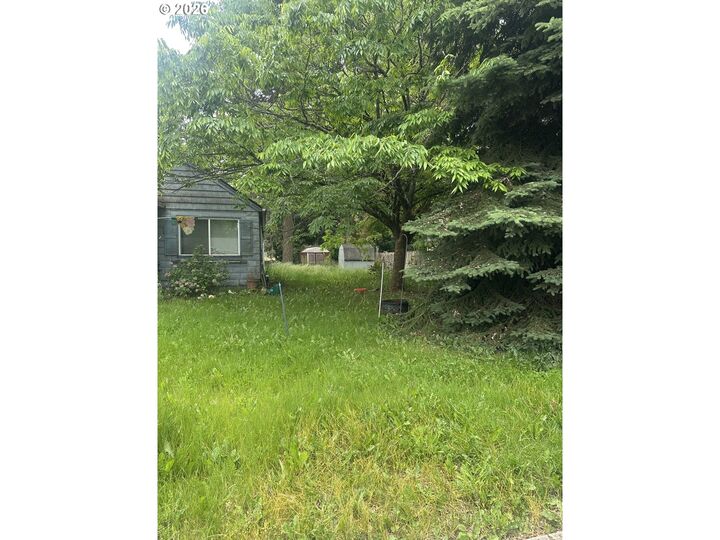 Property Photo: 324 NW Garibaldi St OR 97124