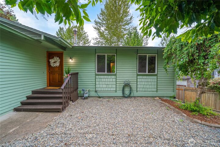 Property Photo: 14608 SE 274th Street WA 98042