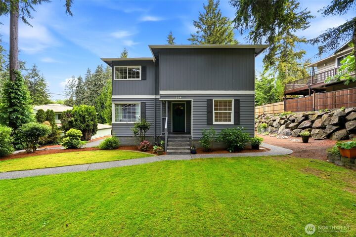 Property Photo: 236 SW 166th Place WA 98166