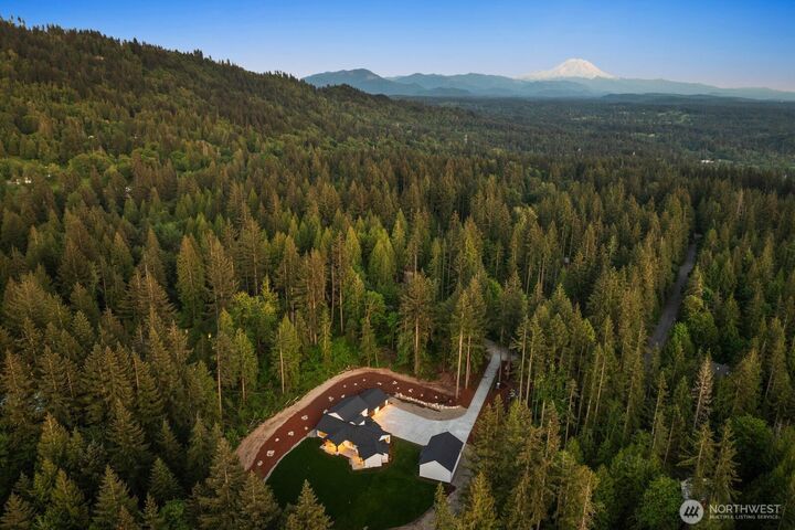 Property Photo:  26328 SE 152nd Street  WA 98027 