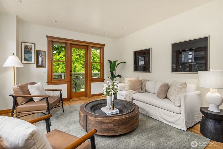 Property Photo:  6054  29th Avenue NE  WA 98115 
