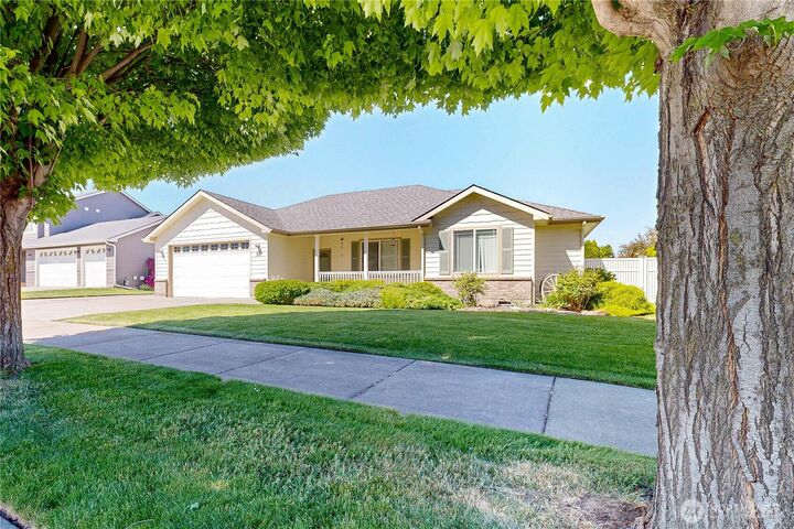 Property Photo:  50  Cranbrook Lane  WA 99362 