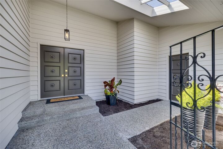 Property Photo:  9111 NE 192nd Place  WA 98011 