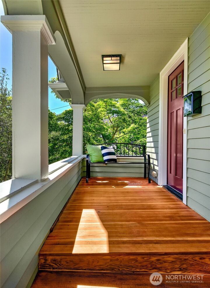 Property Photo:  1002 NW 70th Street  WA 98117 