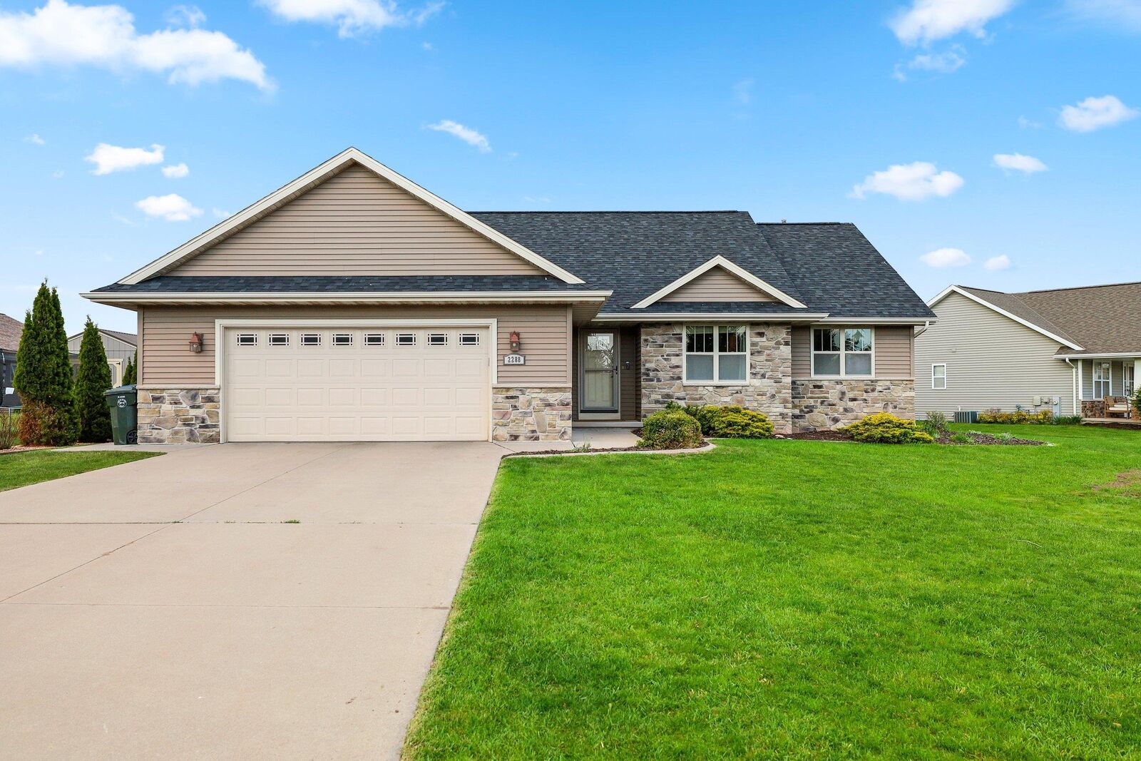 Property Photo:  2288 Glen Meadows Circle  WI 54115 