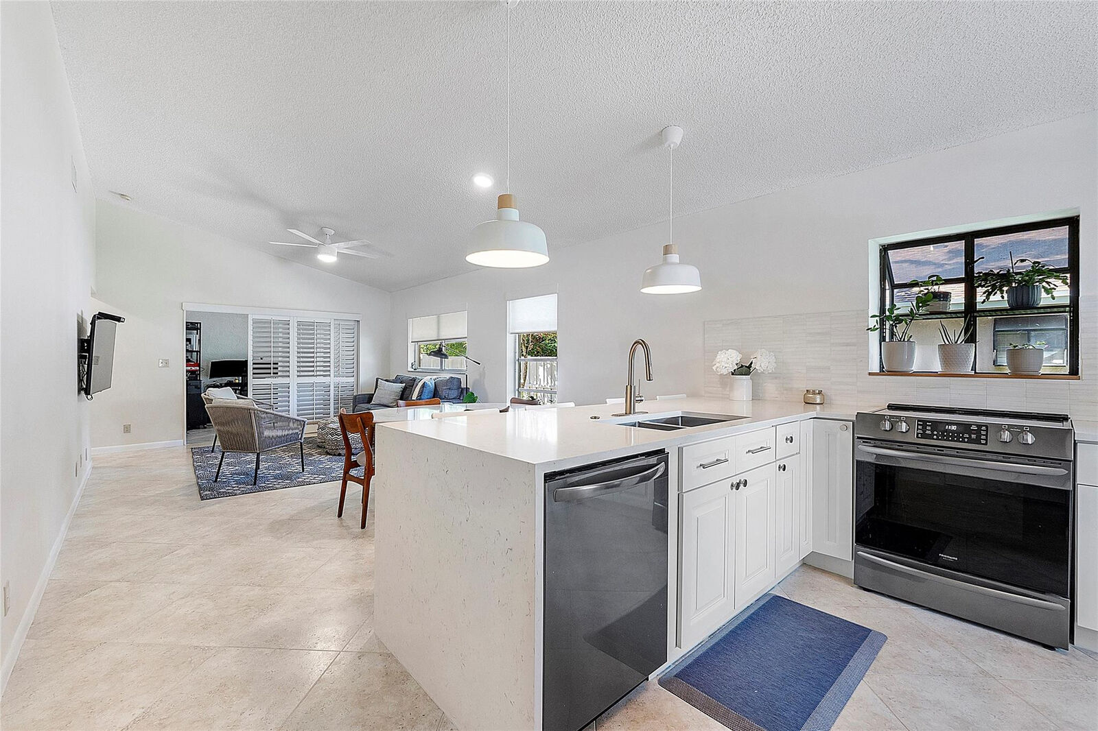 Property Photo:  8230 Springtree Road  FL 33496 
