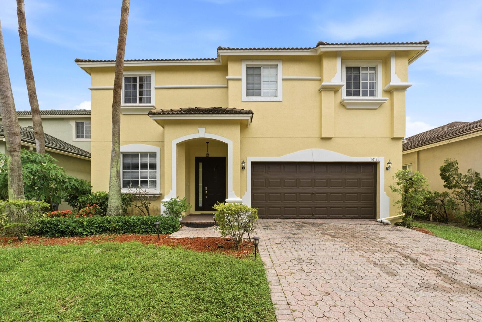Property Photo:  10134 Boca Vista Drive  FL 33498 