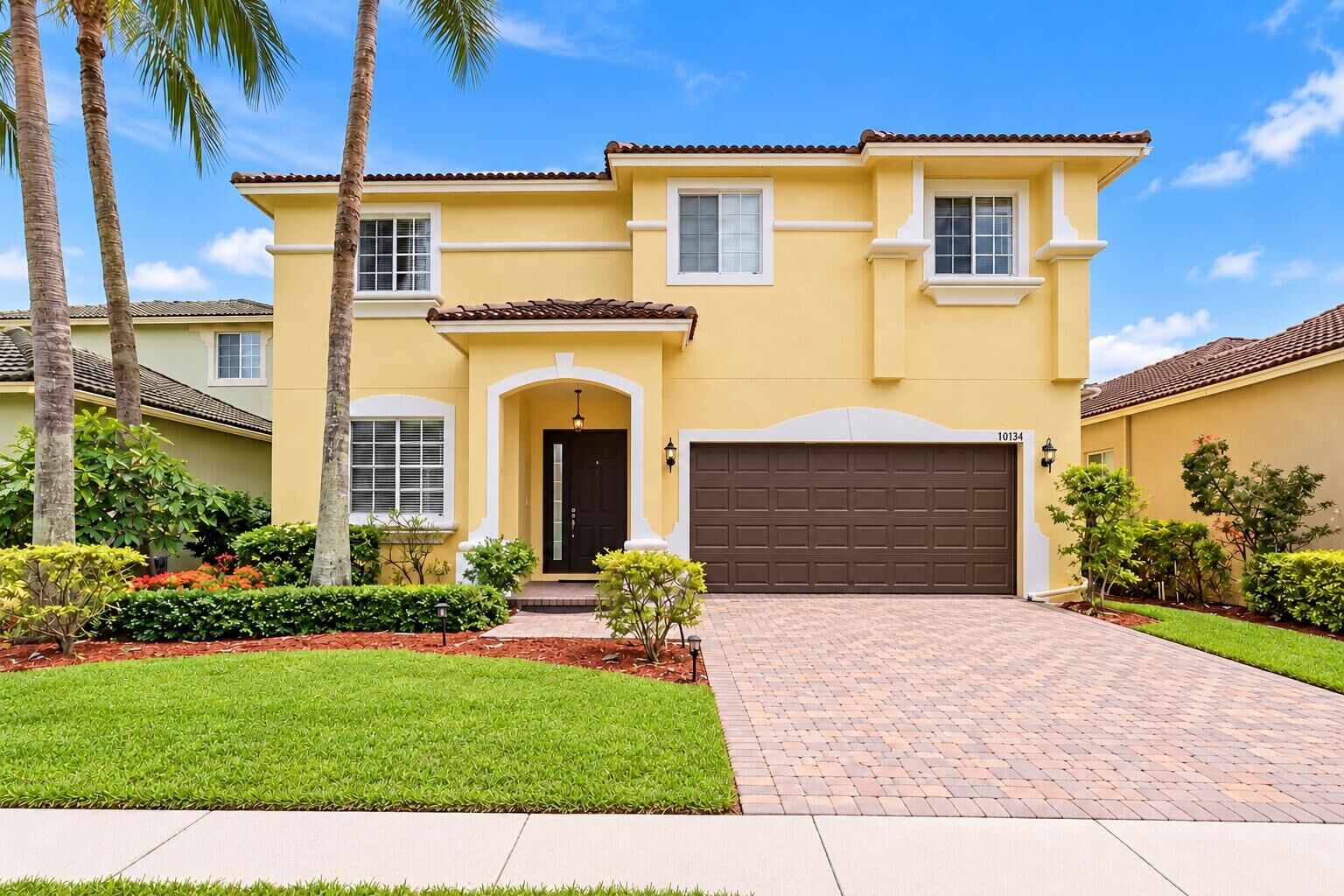 Property Photo:  10134 Boca Vista Drive  FL 33498 